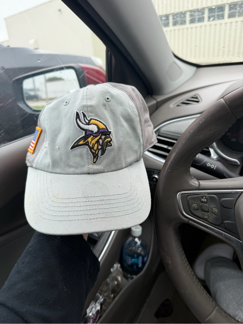 Minnesota Vikings Gray Baseball Cap with Team Patch